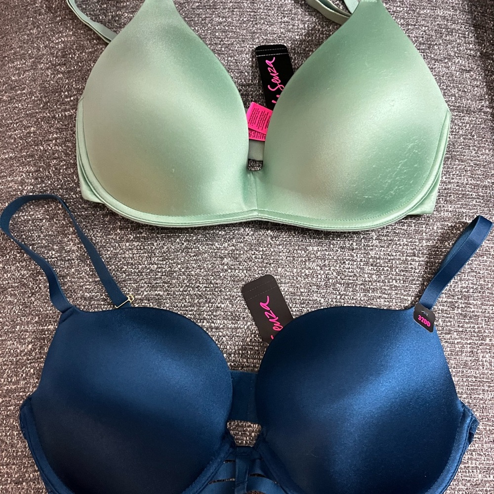 🔥340–2 NWT La SENZA Green and Blue Padded Bras